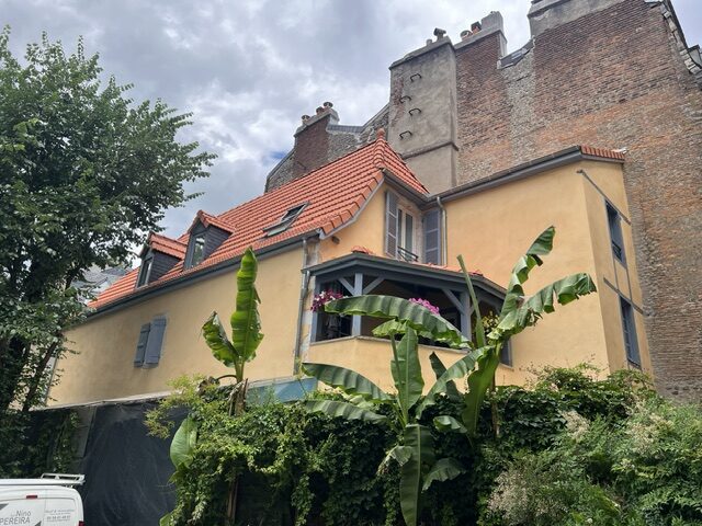 Chantier rénovation une couverture en tuile Marseille - Quartier du château